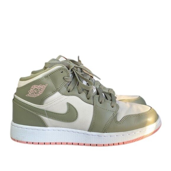 Nike Air Jordan 1 Mid GS Sneakers Girls Green Cream Bleached Coral 2018 Size 6Y - Picture 1 of 15